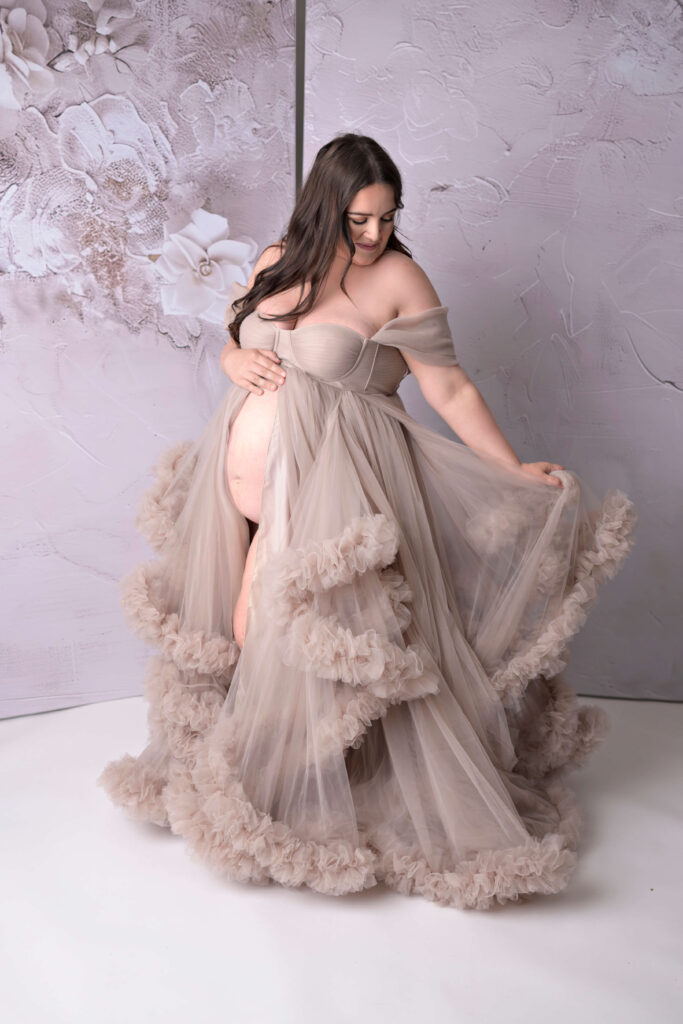 maternity flowy dress, maternity photography in Atlanta, Hampton GA maternity portrait studio