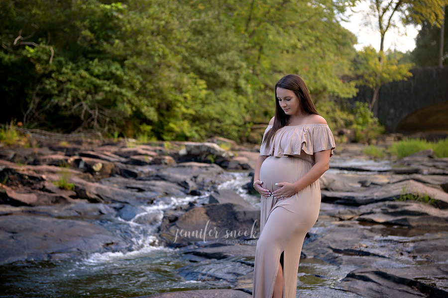 Maternity pictures in a creek